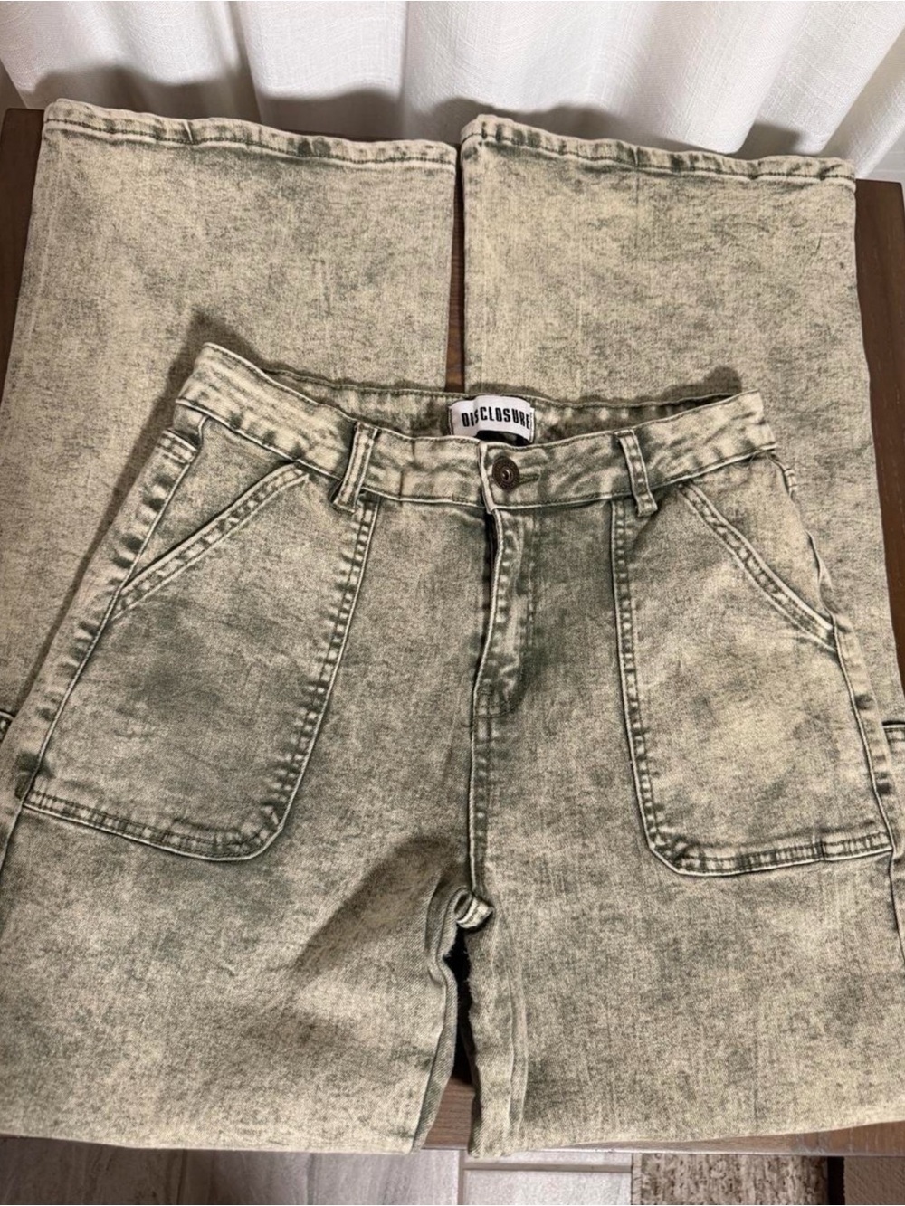 Disclosure Women’s Straight Leg Jeans in Washed Sage Green